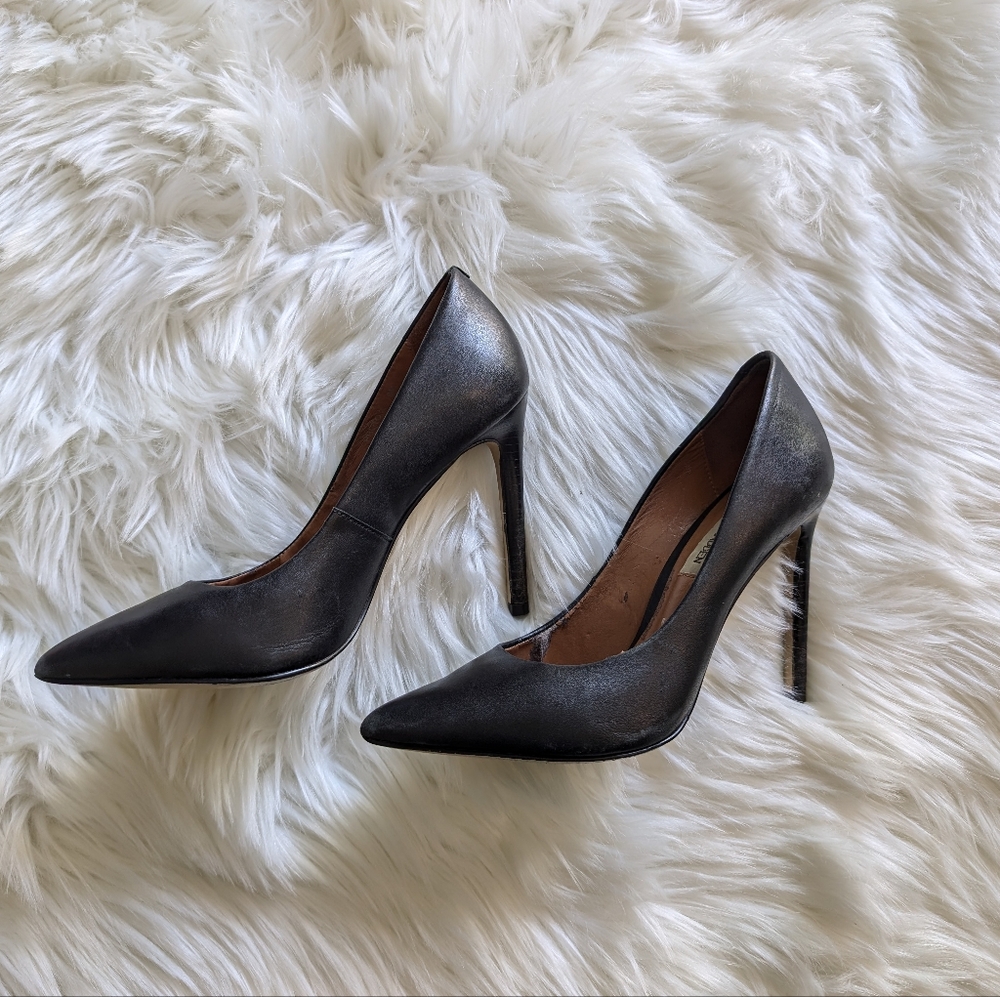 Steve Madden Pointed Toe Black Pumps